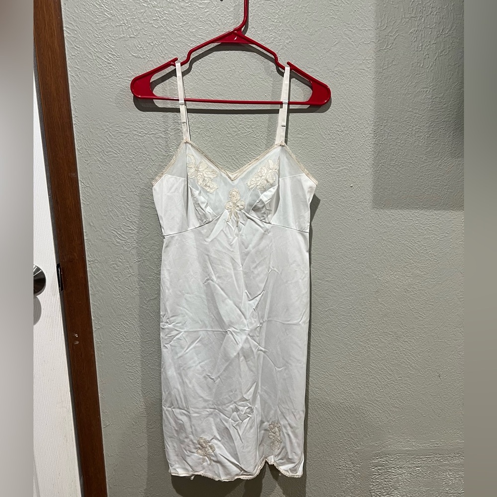 Van Raalte Vintage White Lace-Trim Slip with Delicate Embroidery Made in USA